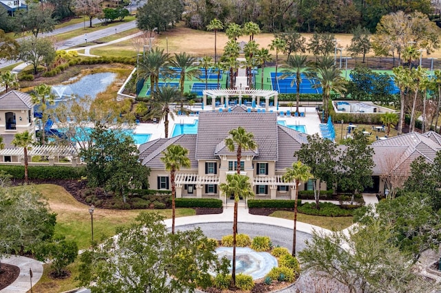 bird's eye view of a pool area