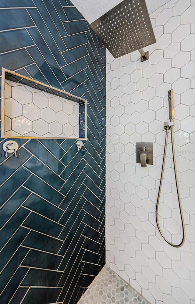 7763 Jenner Ave, New Port Richey, FL 34655 - full bath with a tile shower