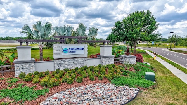 12710 Hysmith Loop, Parrish, FL 34219 - view of property's community featuring a lawn