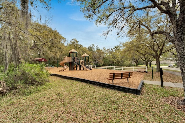 5914 Goldenbark Pl, Lithia, FL 33547 - view of community play area