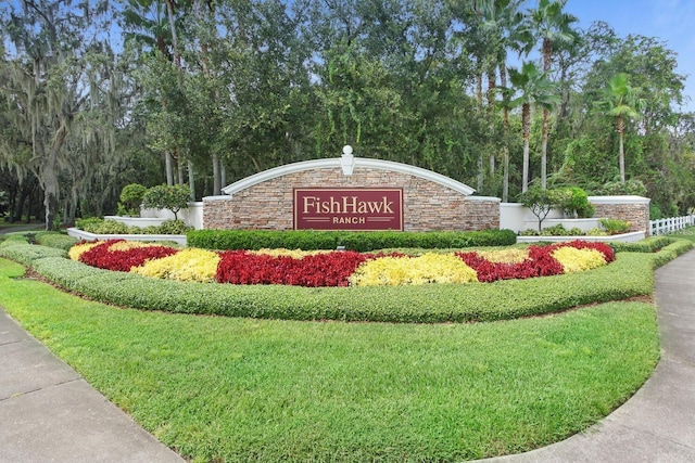 5914 Goldenbark Pl, Lithia, FL 33547 - view of community sign