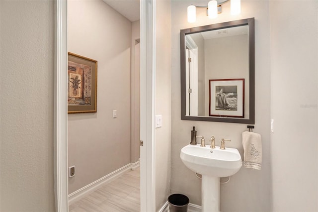 4329 Barletta Ct, Wesley Chapel, FL 33543 - bathroom with baseboards and a sink