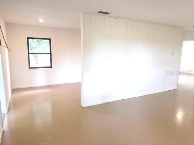 1138 Huss Rd, Wauchula, FL 33873 - unfurnished room with finished concrete flooring and recessed lighting
