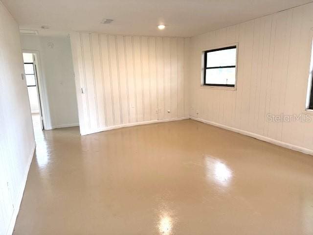 1138 Huss Rd, Wauchula, FL 33873 - unfurnished room featuring finished concrete flooring and baseboards