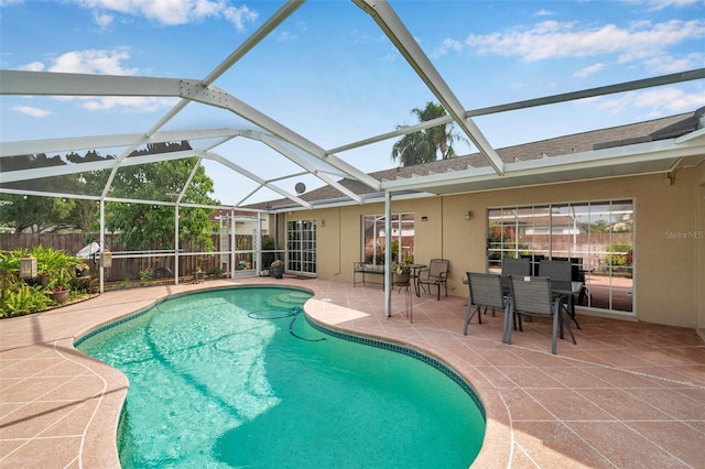 815 Sandy Trail Pl, Brandon, FL 33511 - view of swimming pool featuring fence, a patio area, and a lanai