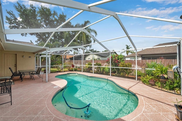 815 Sandy Trail Pl, Brandon, FL 33511 - view of swimming pool featuring a fenced backyard, a patio area, and glass enclosure