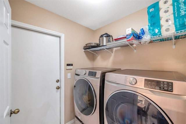 815 Sandy Trail Pl, Brandon, FL 33511 - clothes washing area featuring separate washer and dryer and baseboards