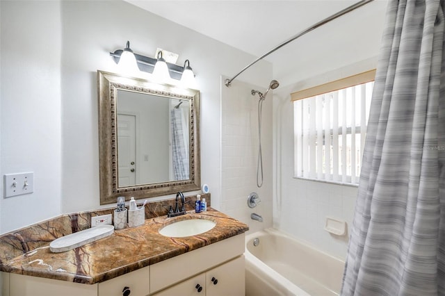 815 Sandy Trail Pl, Brandon, FL 33511 - bathroom with shower / tub combo and vanity