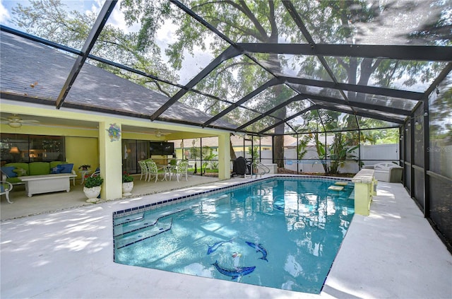 124 Barrington Dr, Brandon, FL 33511 - swimming pool featuring a patio area, ceiling fan, outdoor lounge area, and a lanai