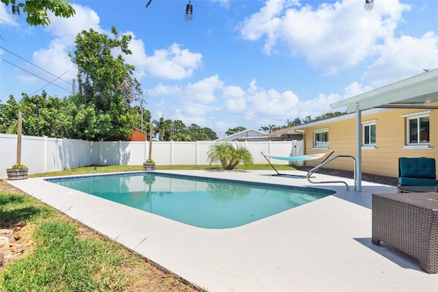 4027 25th Ave N, Saint Petersburg, FL 33713 - view of swimming pool featuring a fenced backyard and a patio area