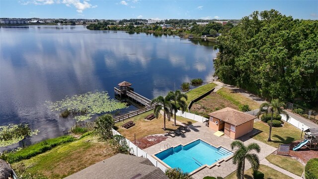 640 Lake Dexter Cir, Winter Haven, FL 33884 - bird's eye view of a large body of water and a pool area