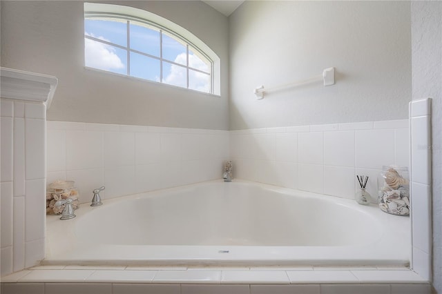 14614 Rannoch Moor Pl, Wimauma, FL 33598 - bathroom featuring a garden tub