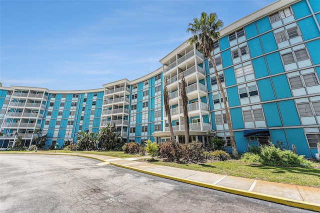 3315 58th Ave S Unit 605, Saint Petersburg, FL 33712 - view of apartment building / complex