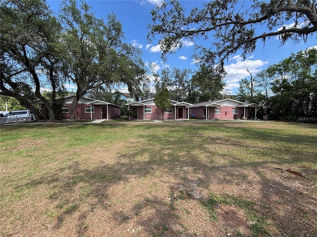 5901 E Gibson Ave, Tampa, FL 33617 - view of green lawn