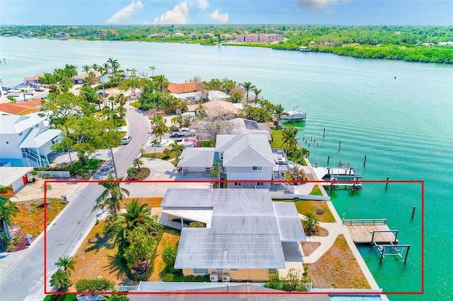 365 La Hacienda Dr, Indian Rocks Beach, FL 33785 - view of property location featuring a nearby body of water and property parcel outlined