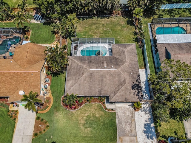 bird's eye view of a pool area