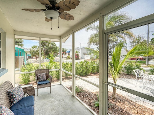 106 E Cedar St, Tarpon Springs, FL 34689 - sunroom / solarium with ceiling fan