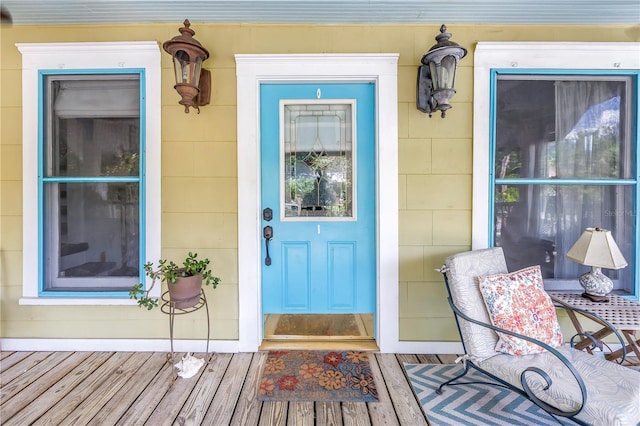 1038 Crescent Lake Dr N, Saint Petersburg, FL 33701 - entrance to property with a porch