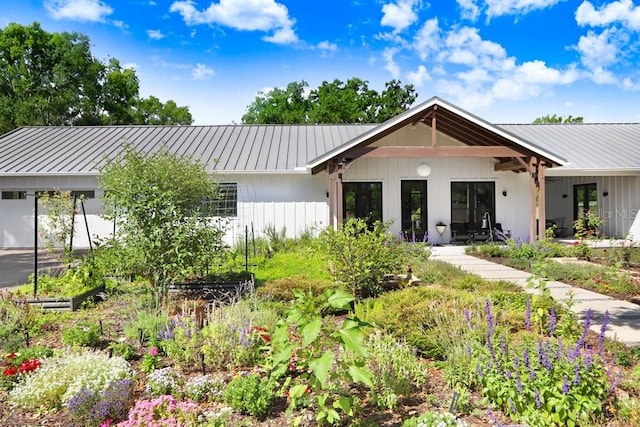 view of front of property with metal roof