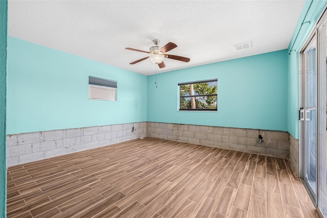8722 Thornwood Ln, Tampa, FL 33615 - photo 33