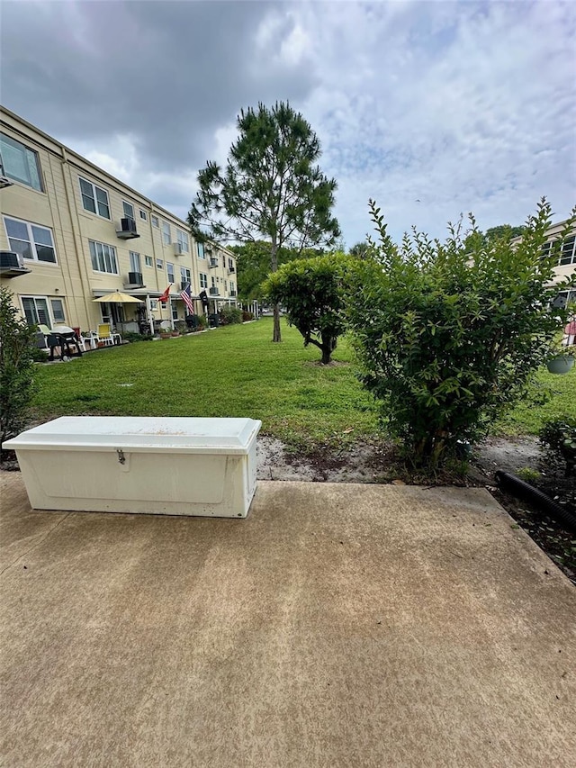2360 Irish Ln Unit 16, Clearwater, FL 33763 - view of grassy yard