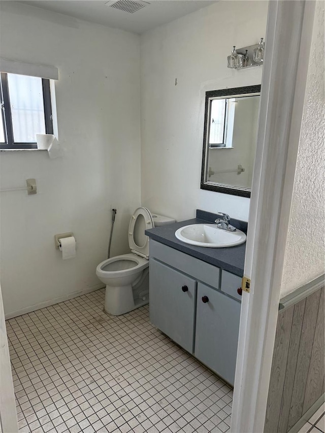 2026 Aaron Pl, Clearwater, FL 33760 - bathroom featuring toilet and vanity