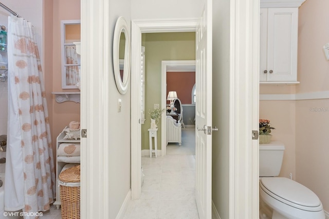 919 Ballinger Rd, Lutz, FL 33548 - full bathroom with toilet and a shower with curtain