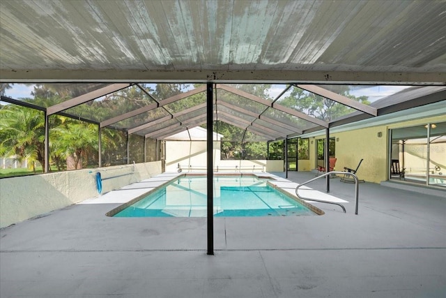 903 Tomahawk Trl, Brandon, FL 33511 - view of swimming pool with a patio and glass enclosure
