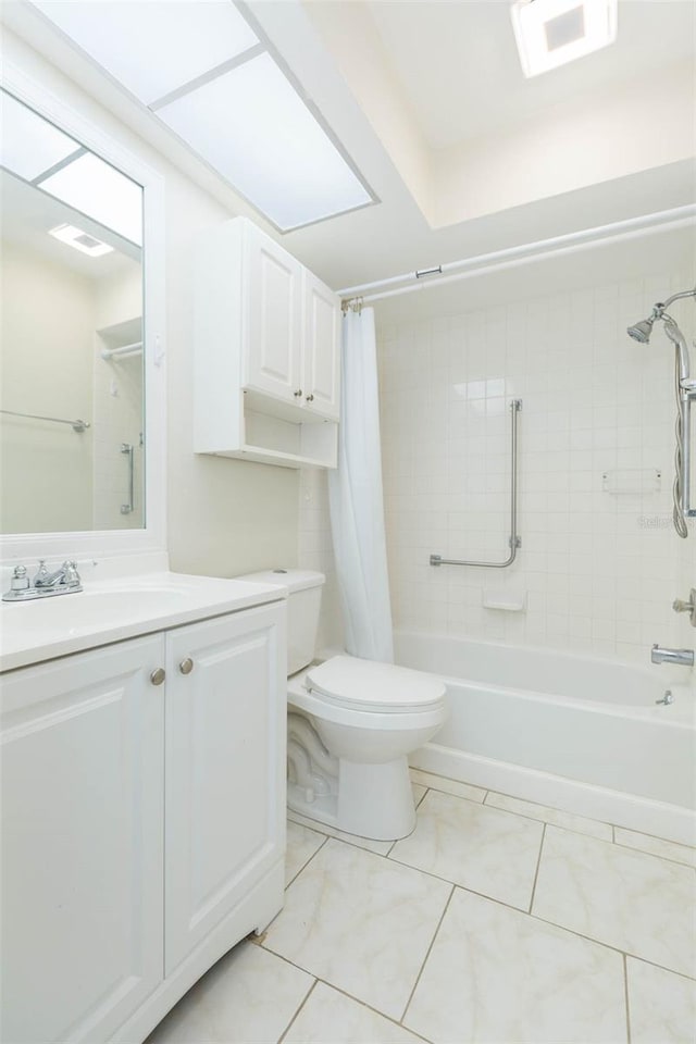 2211 Bay Berry Ln, Clearwater, FL 33763 - bathroom with shower / tub combo with curtain, toilet, tile patterned floors, and vanity