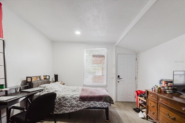 1010 Oakhill St, Seffner, FL 33584 - bedroom featuring wood finished floors