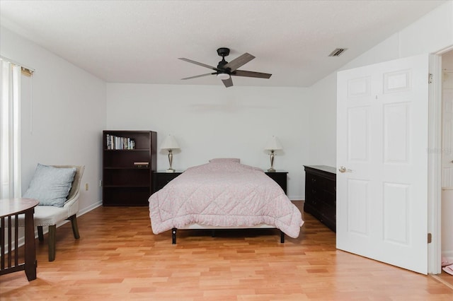 1010 Oakhill St, Seffner, FL 33584 - bedroom featuring light wood finished floors, ceiling fan, and vaulted ceiling