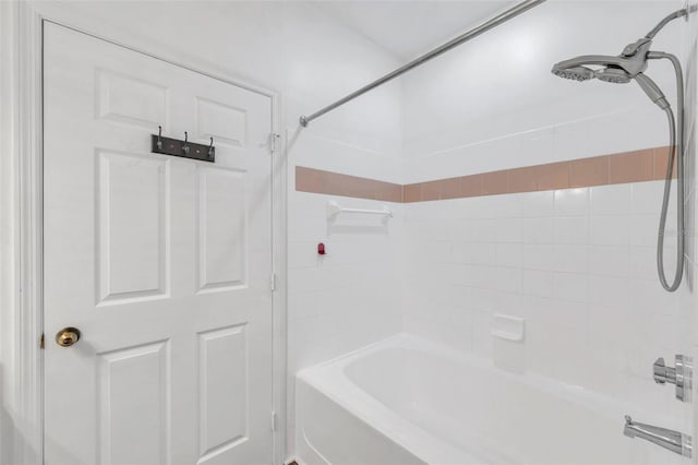 9602 Lake Chase Island Way Unit 9602, Tampa, FL 33626 - full bathroom with bathing tub / shower combination