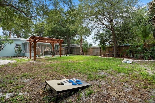 view of yard featuring a pergola
