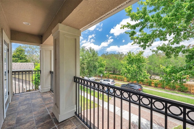 5117 Longspur Ct, Lithia, FL 33547 - balcony with view of wooded area