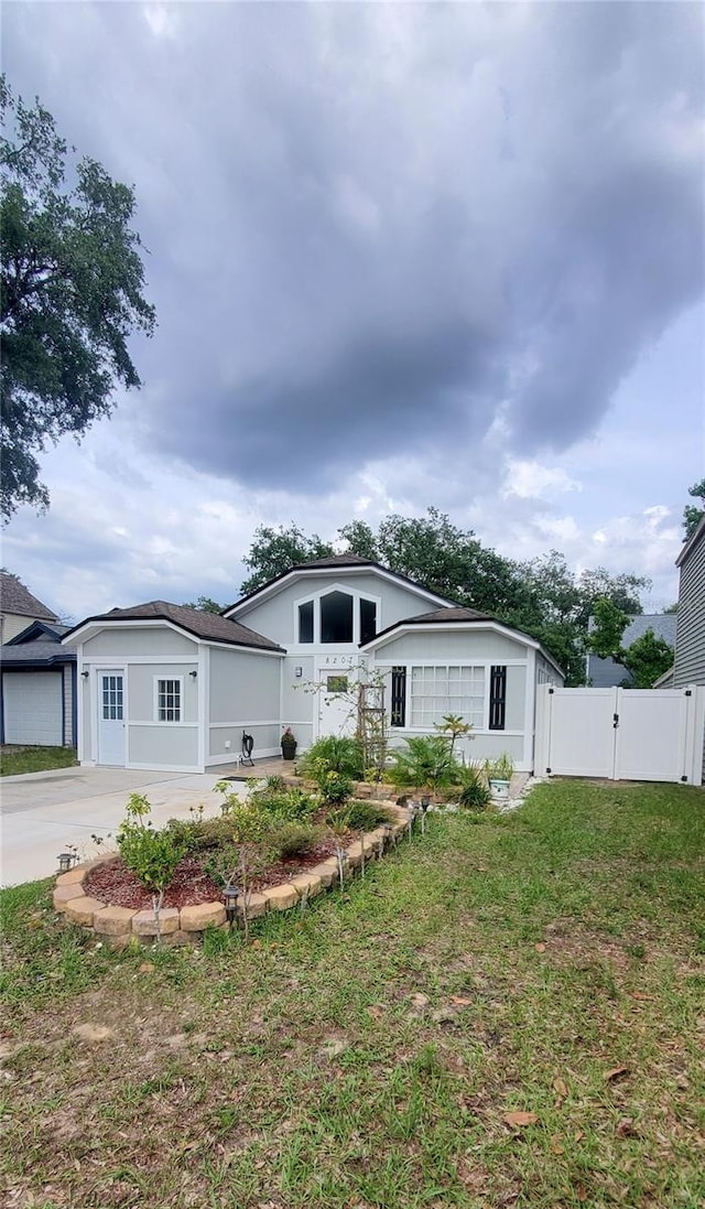 8207 Volusia Pl, Tampa, FL 33637 - view of front of house with a gate