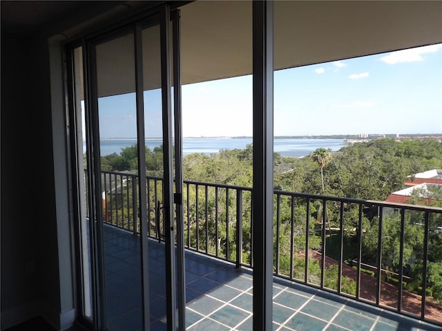 2699 Seville Blvd Unit 802, Clearwater, FL 33764 - balcony featuring a water view