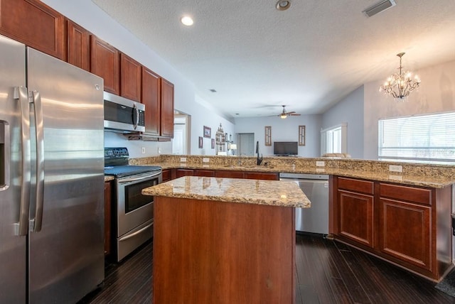 1521 Avondale Ridge Dr, Plant City, FL 33567 - photo 14
