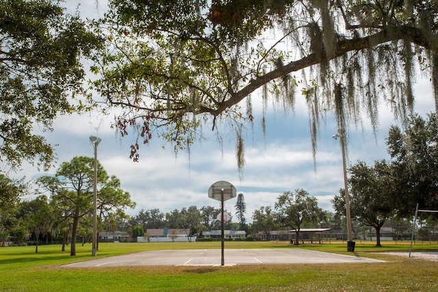 1500 Ohio Ave NE, Saint Petersburg, FL 33703 - view of basketball court featuring community basketball court and a yard