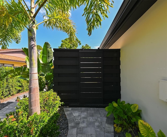 13916 Wellesford Way, Tampa, FL 33624 - view of gate