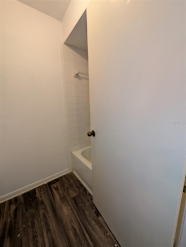 8114 Oak Trace Way Unit D, Tampa, FL 33634 - full bath with wood finished floors and baseboards