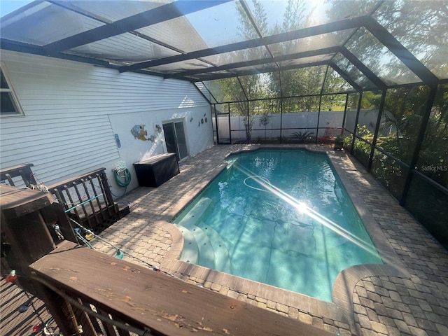 6073 115th Ave N, Pinellas Park, FL 33782 - view of swimming pool featuring glass enclosure