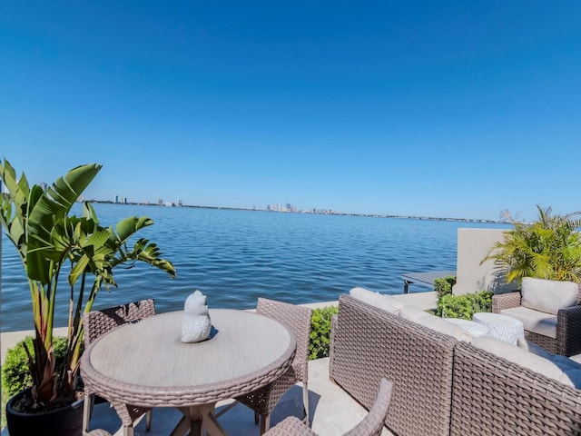 2807 W Hawthorne Rd Unit 11, Tampa, FL 33611 - water view