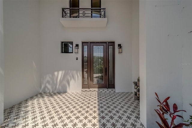 15805 Redington Dr, Redington Beach, FL 33708 - property entrance with a balcony