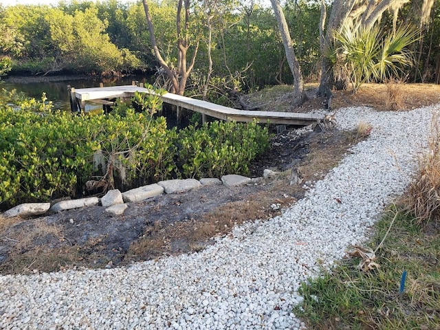 view of yard featuring a water view