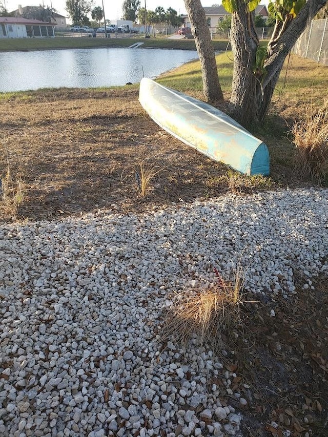 view of yard featuring a water view