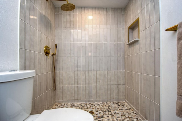 2870 Rampart Cir, Clearwater, FL 33761 - bathroom with toilet and a tile shower