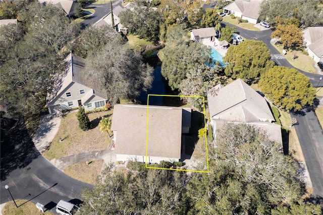 2870 Rampart Cir, Clearwater, FL 33761 - aerial view of residential area featuring property parcel outlined, a pool, and a large body of water