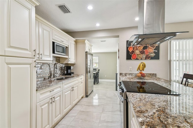 8006 Tanglewood Ln, Tampa, FL 33615 - photo 7