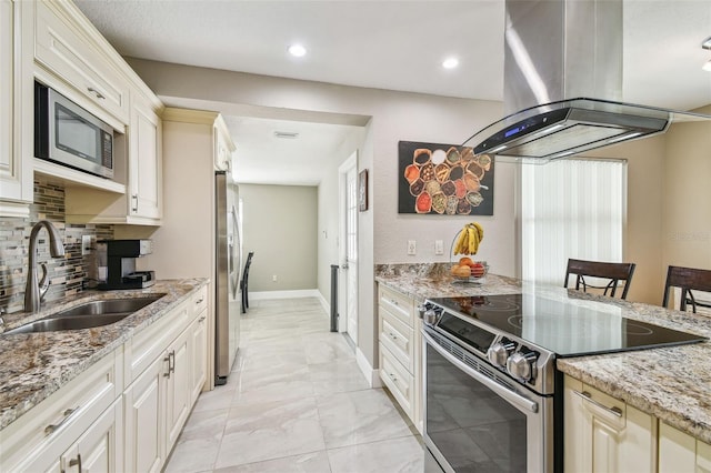 8006 Tanglewood Ln, Tampa, FL 33615 - photo 10