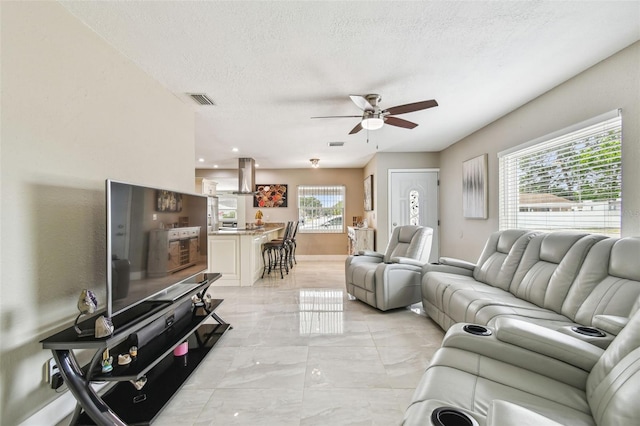 8006 Tanglewood Ln, Tampa, FL 33615 - photo 25
